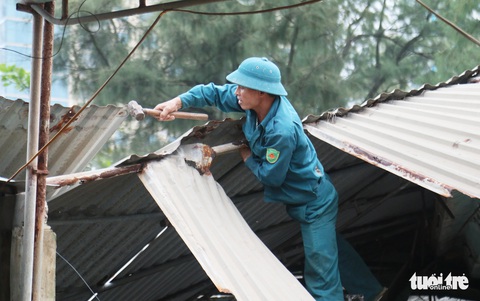 Bà con Cửa Lò tháo dỡ hơn 200 ki ốt, trả bãi biển cho cộng đồng - Ảnh 4. Bà con Cửa Lò tháo dỡ hơn 200 ki ốt, trả bãi biển cho cộng đồng - Ảnh 4.