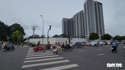 Rao dự án ở quận 10, mời khách mua đất ở Bình Dương: ‘Cò’ đất bị phạt 7,5 triệu đồng - Ảnh 2. Rao dự án ở quận 10, mời khách mua đất ở Bình Dương: ‘Cò’ đất bị phạt 7,5 triệu đồng - Ảnh 2.