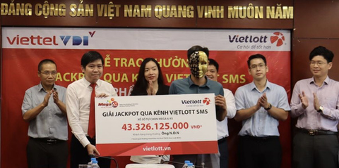 Trúng Vietlott hơn 43 tỉ đồng, hôm sau mới nói cho vợ biết - Ảnh 1. Trúng Vietlott hơn 43 tỉ đồng, hôm sau mới nói cho vợ biết - Ảnh 1.