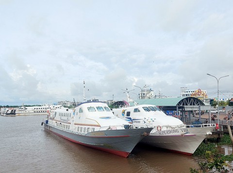 Tàu cao tốc đi Phú Quốc tạm thời ngưng chạy vì ảnh hưởng bão - Ảnh 1. Tàu cao tốc đi Phú Quốc tạm thời ngưng chạy vì ảnh hưởng bão - Ảnh 1.