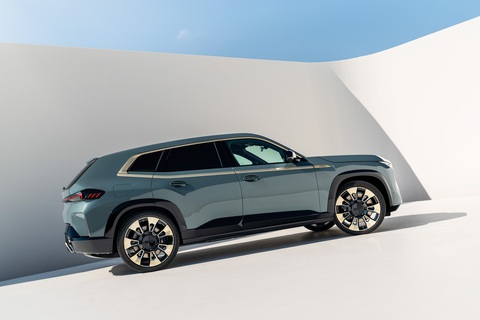 BMW XM chính thức ra mắt: SUV đỉnh cao nhất đội hình BMW, có bản đấu Maybach GLS - Ảnh 2. BMW XM chính thức ra mắt: SUV đỉnh cao nhất đội hình BMW, có bản đấu Maybach GLS - Ảnh 2.