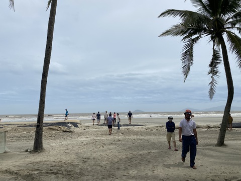 Bão tan, người dân Hội An đi sơ tán trở về: Giờ ổn rồi, tai qua nạn khỏi - Ảnh 5. Bão tan, người dân Hội An đi sơ tán trở về: Giờ ổn rồi, tai qua nạn khỏi - Ảnh 5.