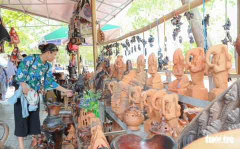 Ninh Thuận mang nho tươi ra thủ đô mời khách - Ảnh 4. Ninh Thuận mang nho tươi ra thủ đô mời khách - Ảnh 4.