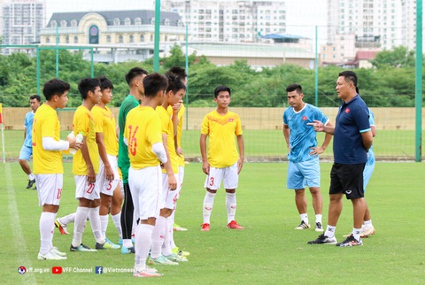 Xem đội tuyển U17 Việt Nam đá vòng loại châu Á trên sân Việt Trì với giá 50.000 đồng - Ảnh 1. Xem đội tuyển U17 Việt Nam đá vòng loại châu Á trên sân Việt Trì với giá 50.000 đồng - Ảnh 1.