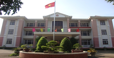 Dàn cán bộ đất đai huyện lãnh án hàng chục năm tù vì làm sổ đỏ giả tinh vi - Ảnh 1. Dàn cán bộ đất đai huyện lãnh án hàng chục năm tù vì làm sổ đỏ giả tinh vi - Ảnh 1.