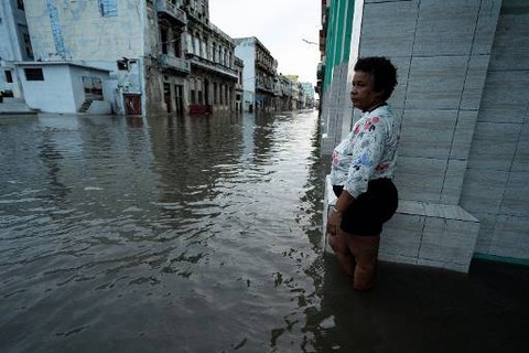 Bão Ian tàn phá bang Florida của Mỹ - Ảnh 9. Bão Ian tàn phá bang Florida của Mỹ - Ảnh 9.