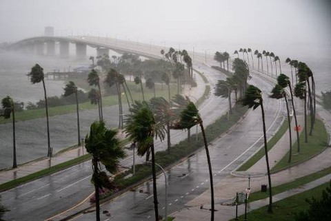 Bão Ian tàn phá bang Florida của Mỹ - Ảnh 4. Bão Ian tàn phá bang Florida của Mỹ - Ảnh 4.