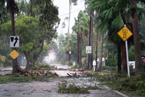 Bão Ian tàn phá bang Florida của Mỹ - Ảnh 5. Bão Ian tàn phá bang Florida của Mỹ - Ảnh 5.
