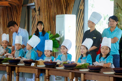 Đạt Phương truyền cảm hứng hướng nghiệp tại Hội An - Ảnh 2. Đạt Phương truyền cảm hứng hướng nghiệp tại Hội An - Ảnh 2.