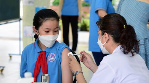 Tiêm vắc xin COVID-19 cho trẻ từ 6 tháng - dưới 5 tuổi có khả thi? - Ảnh 1. Tiêm vắc xin COVID-19 cho trẻ từ 6 tháng - dưới 5 tuổi có khả thi? - Ảnh 1.