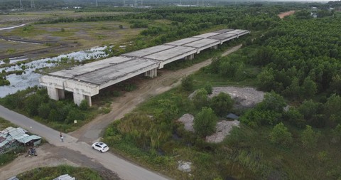 Cận cảnh cao tốc Bến Lức - Long Thành nằm trơ, chờ vốn - Ảnh 2. Cận cảnh cao tốc Bến Lức - Long Thành nằm trơ, chờ vốn - Ảnh 2.