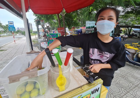 Thắt ruột gan thương quê nhà chịu bão - Ảnh 4. Thắt ruột gan thương quê nhà chịu bão - Ảnh 4.