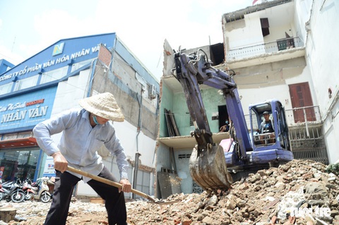 Luật đất đai sửa đổi: Người có nhiều nhà đất, đầu cơ và bỏ hoang đất sẽ bị đánh thuế cao? - Ảnh 1. Luật đất đai sửa đổi: Người có nhiều nhà đất, đầu cơ và bỏ hoang đất sẽ bị đánh thuế cao? - Ảnh 1.