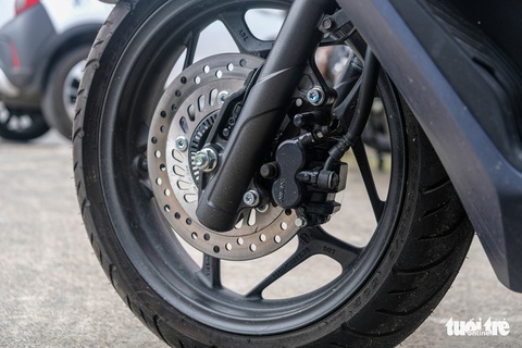 Honda PCX bản tiết kiệm xăng về Việt Nam: Giá 99 triệu, của hiếm cho người đã chán SH - Ảnh 7. Honda PCX bản tiết kiệm xăng về Việt Nam: Giá 99 triệu, của hiếm cho người đã chán SH - Ảnh 7.