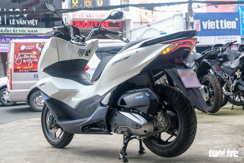 Honda PCX bản tiết kiệm xăng về Việt Nam: Giá 99 triệu, của hiếm cho người đã chán SH - Ảnh 10. Honda PCX bản tiết kiệm xăng về Việt Nam: Giá 99 triệu, của hiếm cho người đã chán SH - Ảnh 10.