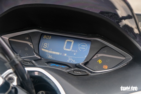 Honda PCX bản tiết kiệm xăng về Việt Nam: Giá 99 triệu, của hiếm cho người đã chán SH - Ảnh 8. Honda PCX bản tiết kiệm xăng về Việt Nam: Giá 99 triệu, của hiếm cho người đã chán SH - Ảnh 8.