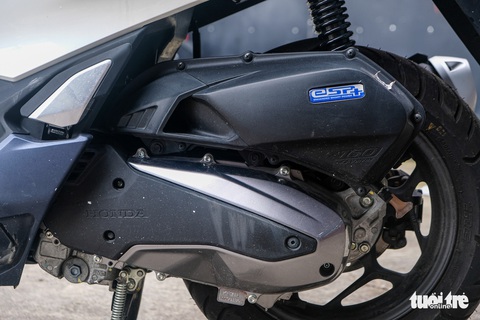 Honda PCX bản tiết kiệm xăng về Việt Nam: Giá 99 triệu, của hiếm cho người đã chán SH - Ảnh 3. Honda PCX bản tiết kiệm xăng về Việt Nam: Giá 99 triệu, của hiếm cho người đã chán SH - Ảnh 3.