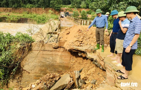 Mưa lũ trên diện rộng ở Nghệ An, 3 người chết và mất tích - Ảnh 2. Mưa lũ trên diện rộng ở Nghệ An, 3 người chết và mất tích - Ảnh 2.