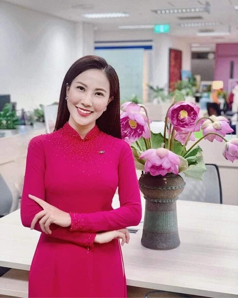 MC Quỳnh Hoa xin lỗi sau phát ngôn ngáo ộp về bão Noru - Ảnh 2. MC Quỳnh Hoa xin lỗi sau phát ngôn ngáo ộp về bão Noru - Ảnh 2.