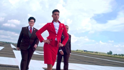 Virgin Atlantic cho phép nam tiếp viên mặc váy - Ảnh 2. Virgin Atlantic cho phép nam tiếp viên mặc váy - Ảnh 2.