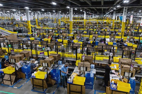 Doanh nghiệp Mỹ giữ nguyên mức thuế quan với hàng hóa Trung Quốc - Ảnh 1. Doanh nghiệp Mỹ giữ nguyên mức thuế quan với hàng hóa Trung Quốc - Ảnh 1.