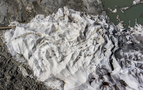 Góc ảnh 3922 CLIMATE-CHANGE-SWISS-GLACIERS Reuters Góc ảnh 3922 CLIMATE-CHANGE-SWISS-GLACIERS Reuters