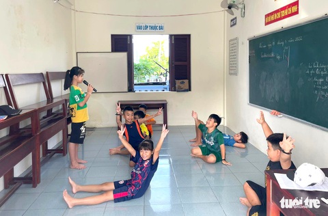 Thầy, trò ở Trường Sa rộn ràng chuẩn bị khai giảng năm học mới - Ảnh 5. Thầy, trò ở Trường Sa rộn ràng chuẩn bị khai giảng năm học mới - Ảnh 5.