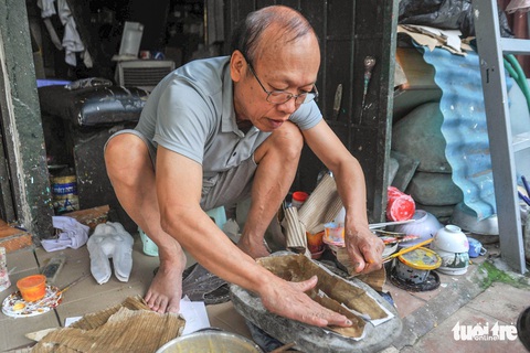 Gặp gia đình nghệ nhân cuối cùng làm mặt nạ giấy bồi Trung thu ở Hà Nội - Ảnh 5. Gặp gia đình nghệ nhân cuối cùng làm mặt nạ giấy bồi Trung thu ở Hà Nội - Ảnh 5.