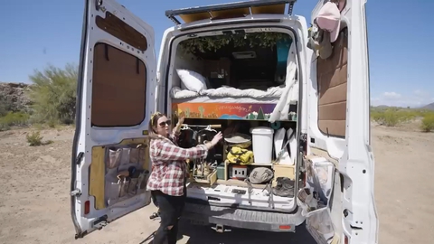 Biến Ford Transit thành nhà di động: Nhỏ nhưng thực dụng cho cô nàng độc thân - Ảnh 9. Biến Ford Transit thành nhà di động: Nhỏ nhưng thực dụng cho cô nàng độc thân - Ảnh 9.