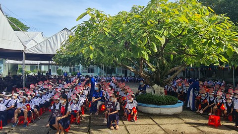 Phó chủ tịch thường trực Quốc hội Trần Thanh Mẫn dự khai giảng năm học mới tại Kiên Giang - Ảnh 2. Phó chủ tịch thường trực Quốc hội Trần Thanh Mẫn dự khai giảng năm học mới tại Kiên Giang - Ảnh 2.