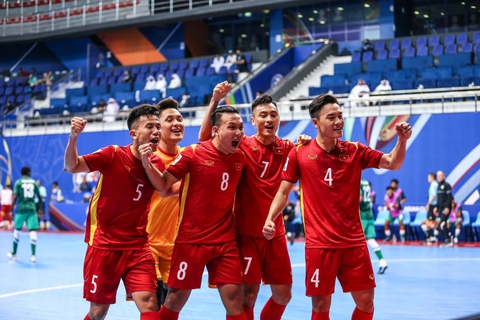 Đánh bại Saudi Arabia, futsal Việt Nam rộng cửa đi tiếp ở giải châu Á 2022 - Ảnh 1. Đánh bại Saudi Arabia, futsal Việt Nam rộng cửa đi tiếp ở giải châu Á 2022 - Ảnh 1.