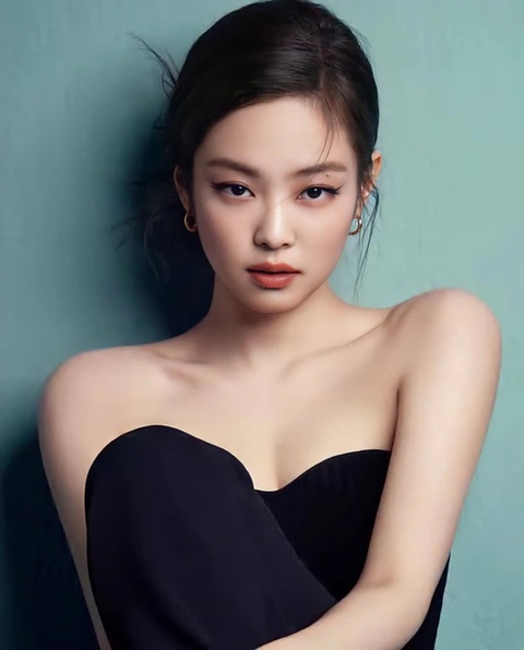 Jennie (BLACKPINK) tiết lộ món đồ ăn luôn mang theo trong túi xách - Tuổi  Trẻ Online