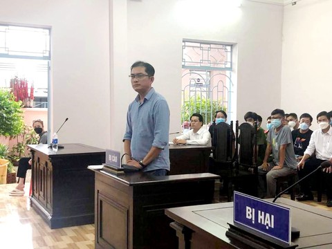 YouTuber Jimmy Huỳnh bị phạt 3 năm 6 tháng tù - Ảnh 1. YouTuber Jimmy Huỳnh bị phạt 3 năm 6 tháng tù - Ảnh 1.