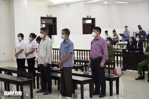 Nộp thêm nửa tỉ đồng, cựu thứ trưởng Y tế được giảm 1 năm tù - Ảnh 1. Nộp thêm nửa tỉ đồng, cựu thứ trưởng Y tế được giảm 1 năm tù - Ảnh 1.