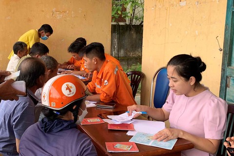 PC Quảng Trị đẩy nhanh tiến độ chuyển đổi sang hợp đồng mua bán điện điện tử - Ảnh 1. PC Quảng Trị đẩy nhanh tiến độ chuyển đổi sang hợp đồng mua bán điện điện tử - Ảnh 1.