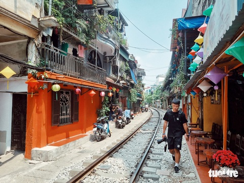 Cục Đường sắt trả lời đơn cầu cứu của người dân phố cà phê đường tàu - Ảnh 1. Cục Đường sắt trả lời đơn cầu cứu của người dân phố cà phê đường tàu - Ảnh 1.