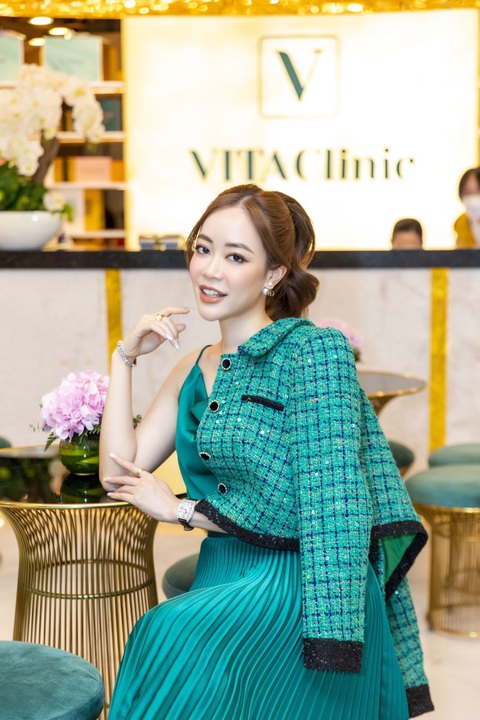 CEO Dee Trương - Người đứng sau chiến dịch ‘Hãy là chính mình nhưng hoàn thiện hơn mỗi ngày - Ảnh 3. CEO Dee Trương - Người đứng sau chiến dịch ‘Hãy là chính mình nhưng hoàn thiện hơn mỗi ngày - Ảnh 3.