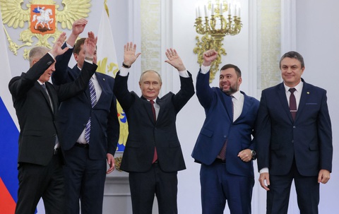 Ông Putin nhắn nhủ: Bom hạt nhân Mỹ ném xuống Nhật chính là tiền lệ - Ảnh 1. Ông Putin nhắn nhủ: Bom hạt nhân Mỹ ném xuống Nhật chính là tiền lệ - Ảnh 1.