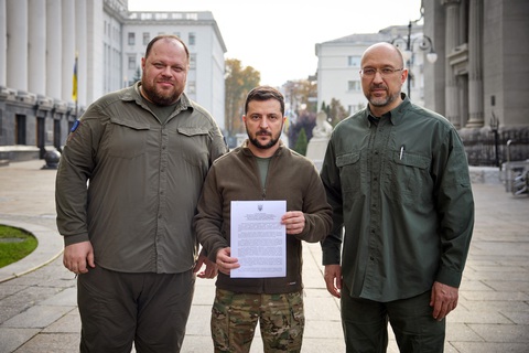 Ukraine chính thức xin gia nhập NATO ngay sau khi Nga sáp nhập 4 vùng - Ảnh 1. Ukraine chính thức xin gia nhập NATO ngay sau khi Nga sáp nhập 4 vùng - Ảnh 1.