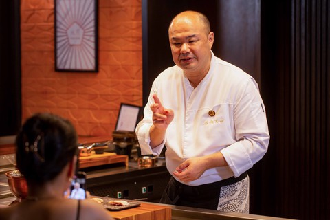 Nghe - ngửi - chạm - nếm món Nhật ở Việt Nam với tài nghệ của đầu bếp từng nhận sao Michelin - Ảnh 1. Nghe - ngửi - chạm - nếm món Nhật ở Việt Nam với tài nghệ của đầu bếp từng nhận sao Michelin - Ảnh 1.
