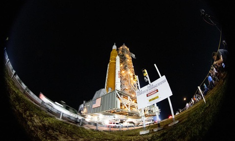 2 lần hoãn phóng tàu vũ trụ Orion lên Mặt trăng: NASA dùng hàng cũ để tiết kiệm? - Ảnh 2. 2 lần hoãn phóng tàu vũ trụ Orion lên Mặt trăng: NASA dùng hàng cũ để tiết kiệm? - Ảnh 2.