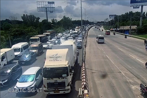 4 ngày lễ, trạm thu phí T2 trên quốc lộ 51 xả trạm 38 lần - Ảnh 1. 4 ngày lễ, trạm thu phí T2 trên quốc lộ 51 xả trạm 38 lần - Ảnh 1.