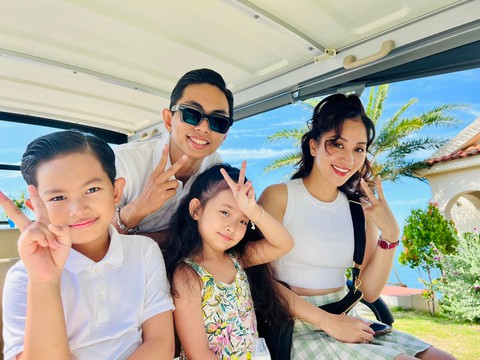 Ảnh vui sao Việt 4-9: Con trai Hòa Minzy vui nhộn - Ảnh 4. Ảnh vui sao Việt 4-9: Con trai Hòa Minzy vui nhộn - Ảnh 4.