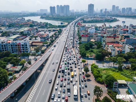Dòng người đổ về Hà Nội, cửa ngõ phía nam ùn ứ, vành đai 3 kẹt cứng - Ảnh 1. Dòng người đổ về Hà Nội, cửa ngõ phía nam ùn ứ, vành đai 3 kẹt cứng - Ảnh 1.