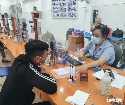Hà Nội hỗ trợ thêm 30% mức đóng BHXH tự nguyện với hộ nghèo - Ảnh 1. Hà Nội hỗ trợ thêm 30% mức đóng BHXH tự nguyện với hộ nghèo - Ảnh 1.