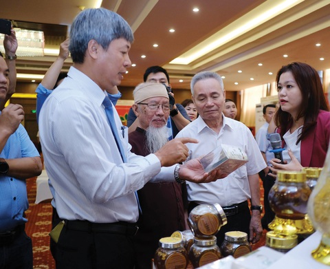 Lấy tâm huyết từ sâm Ngọc Linh gói trong từng sản phẩm - Ảnh 3. Lấy tâm huyết từ sâm Ngọc Linh gói trong từng sản phẩm - Ảnh 3.