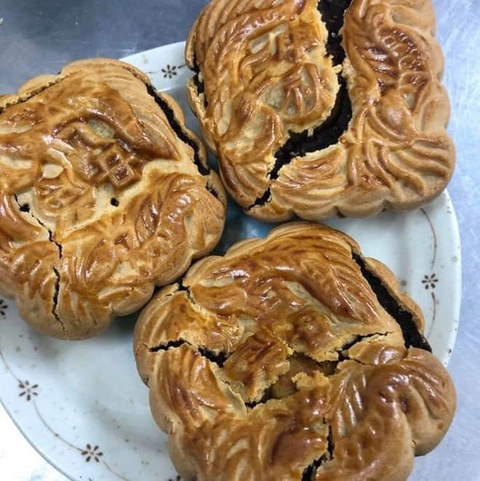 Muôn hình vạn trạng bánh trung thu sứt đầu mẻ trán đua nhau ra lò - Ảnh 5. Muôn hình vạn trạng bánh trung thu sứt đầu mẻ trán đua nhau ra lò - Ảnh 5.