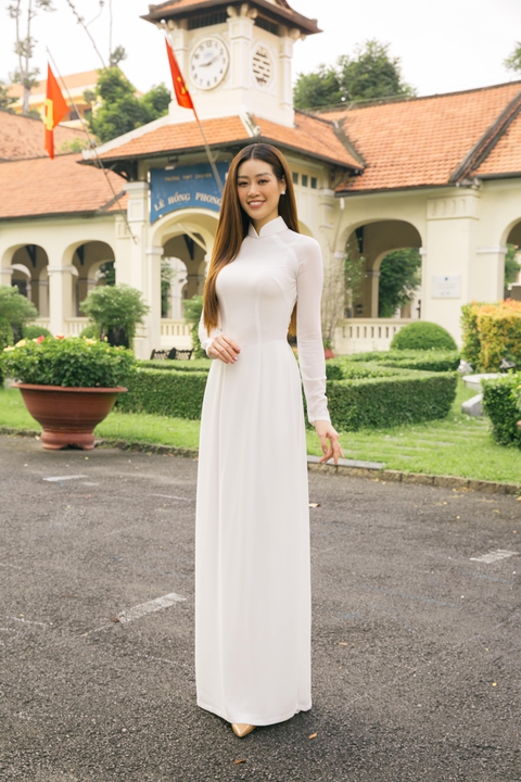 Khánh Vân, Phương Anh, Phương Nhi trở lại trường xưa gây xao xuyến - Ảnh 3. Khánh Vân, Phương Anh, Phương Nhi trở lại trường xưa gây xao xuyến - Ảnh 3.