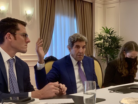 Đặc phái viên Kerry: Tổng thống Biden rất muốn thăm Việt Nam - Ảnh 1. Đặc phái viên Kerry: Tổng thống Biden rất muốn thăm Việt Nam - Ảnh 1.
