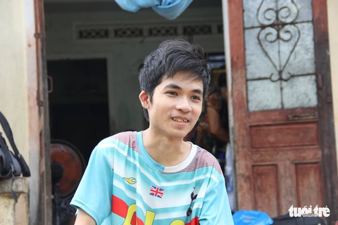 Nuôi con chữ trong ngôi nhà chưa một ngày yên - Ảnh 4. Nuôi con chữ trong ngôi nhà chưa một ngày yên - Ảnh 4.